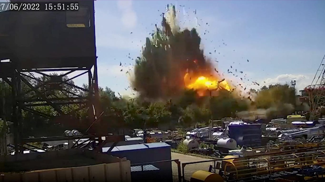 Bilder des Raketenangriffs auf ein Einkaufszentrum in der Ukraine: Mehrere Zivilisten starben.