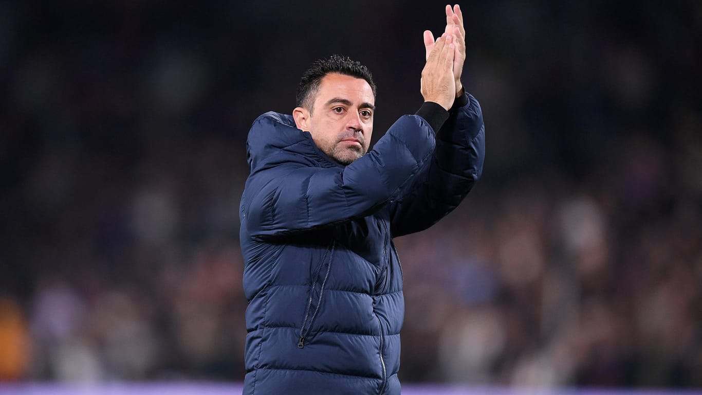 Klubikone als Coach: Xavi übernahm Barcelona in der vergangenen Saison, konsolidierte das Team und führte es überraschend noch in die Champions League.