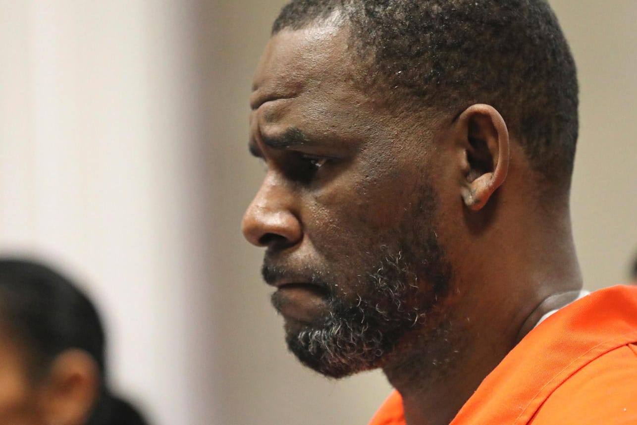 R. Kelly: Der Sänger sitzt eine 30-jährige Haftstrafe ab.