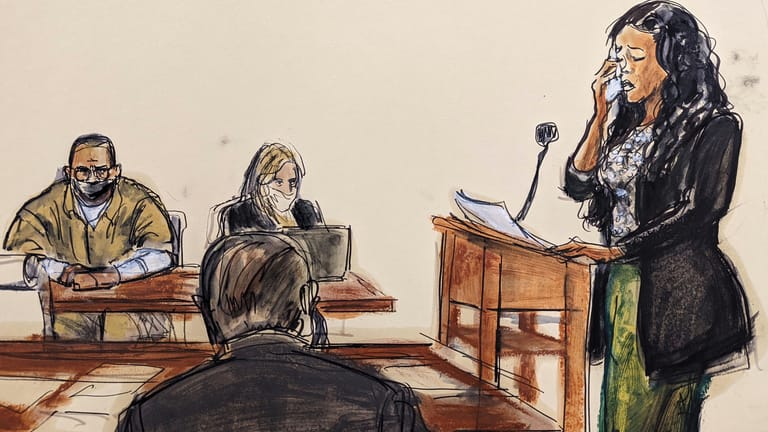 29. Juni 2022: In dieser Gerichtsskizze spricht Kitti Jones während der Anhörung zu R. Kellys Strafmaß vor dem Bundesgericht.