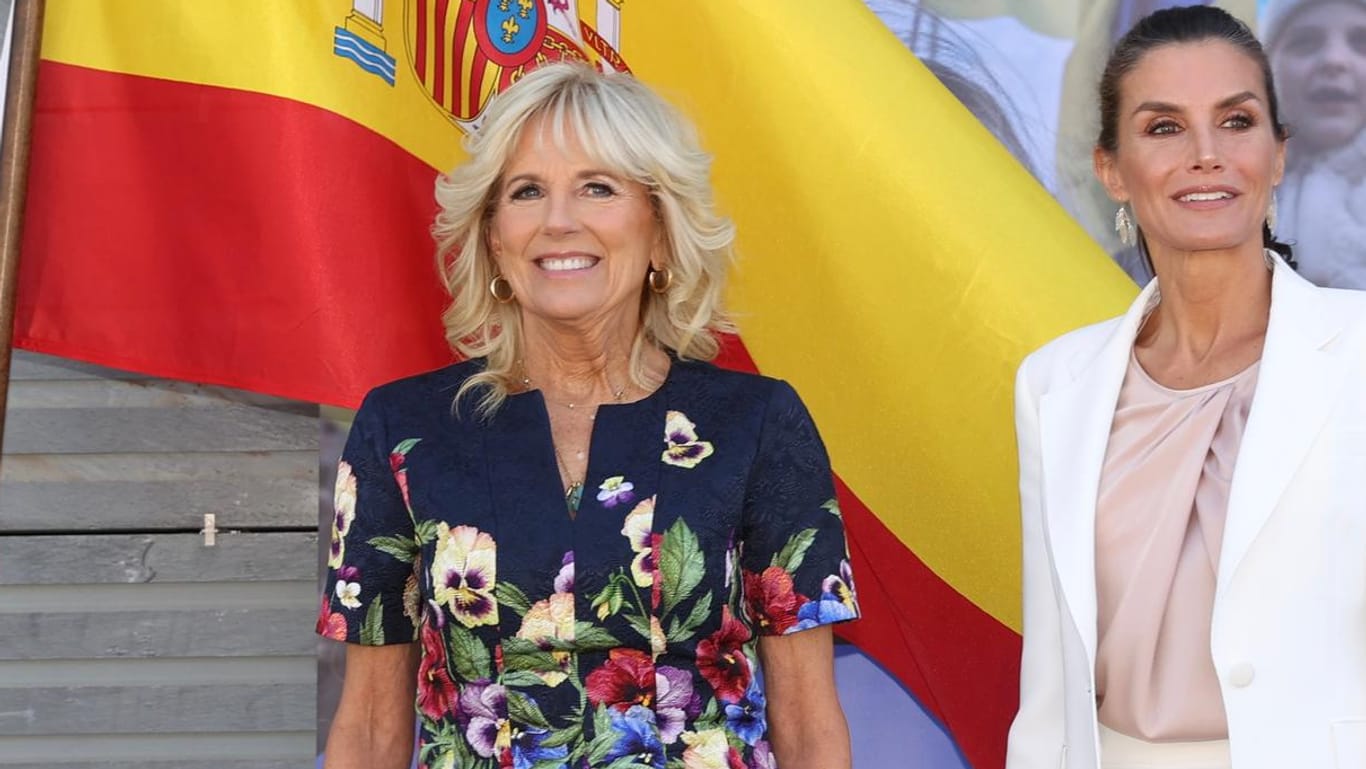 Jill Biden und Königin Letizia: Die beiden Frauen besuchten ein Zentrum für Geflüchtete.