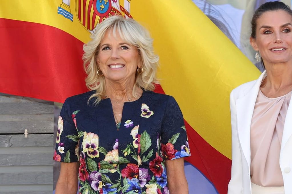 Jill Biden und Königin Letizia: Die beiden Frauen besuchten ein Zentrum für Geflüchtete.