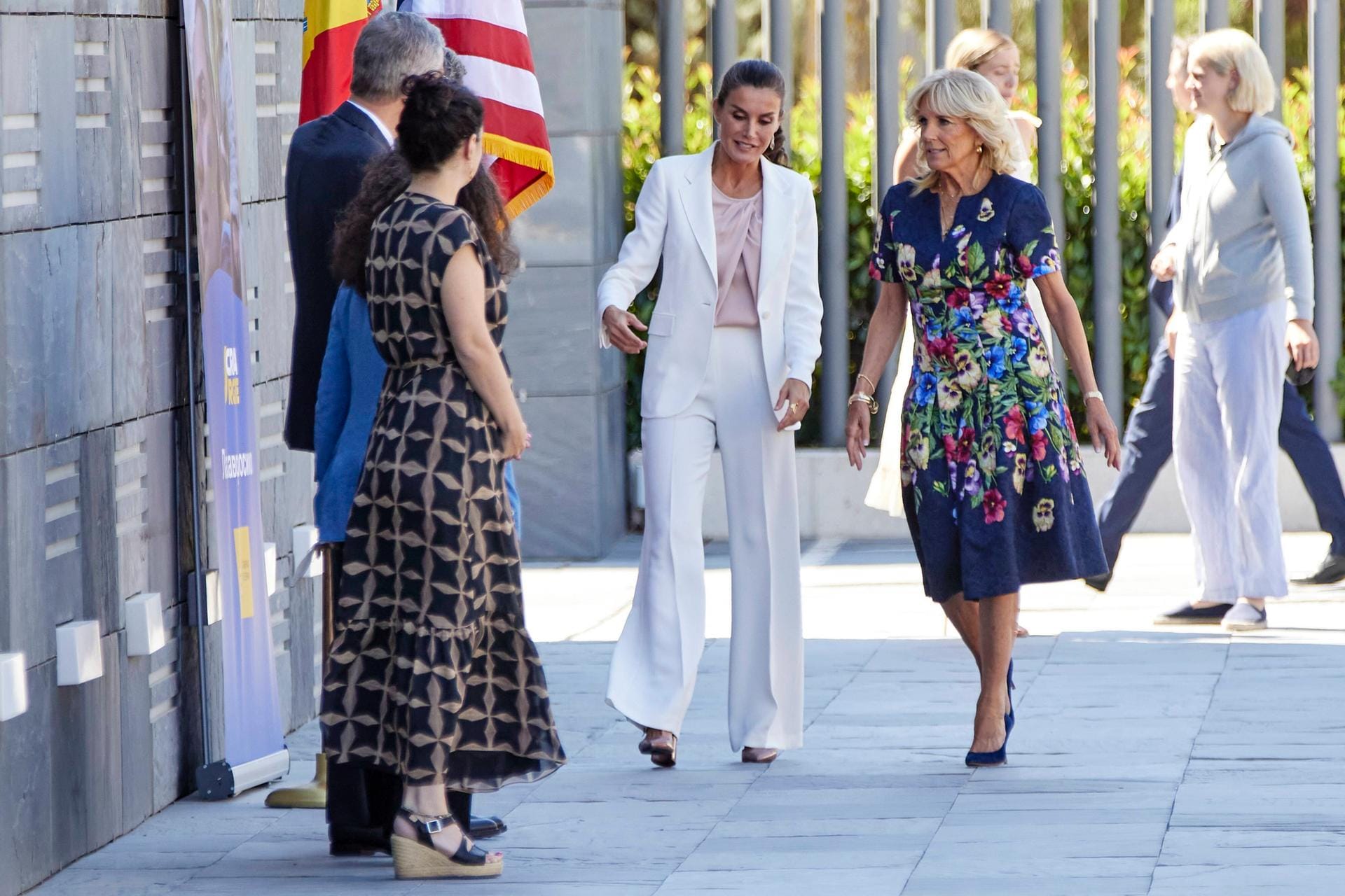 28. Juni 2022: Königin Letizia und Jill Biden besuchen ein Aufnahmezentrum für ukrainische Geflüchtete am Stadtrand von Madrid.