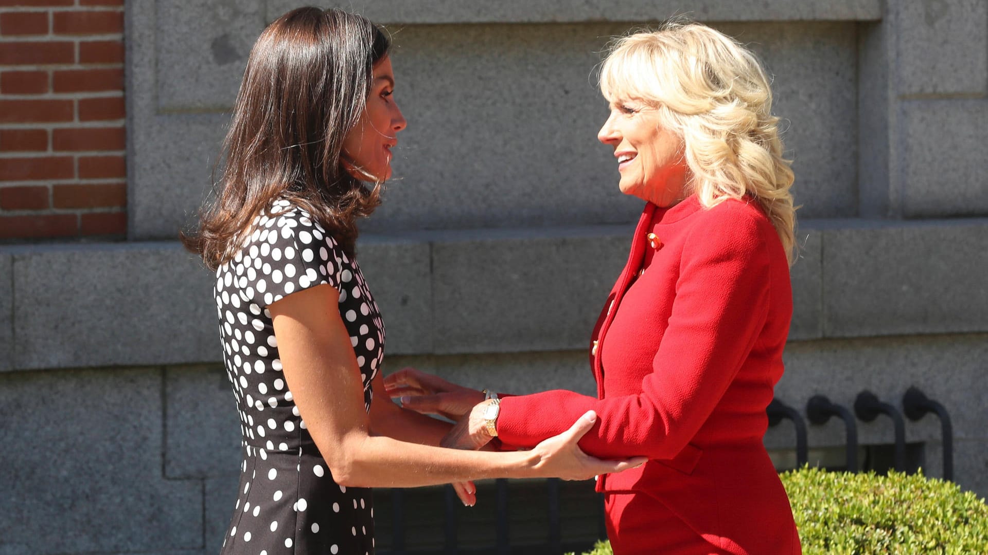 27. Juni 2022: Königin Letizia empfängt Jill Biden im Zarzuela-Palast in Madrid.