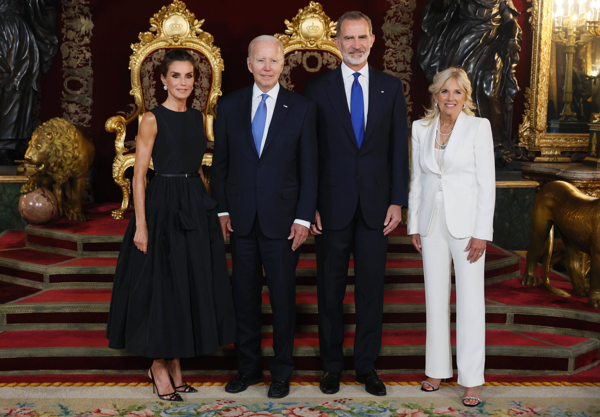 28. Juni 2022: Die Bidens mit dem spanischen Königspaar vor dem Galadinner im Königspalast in Madrid