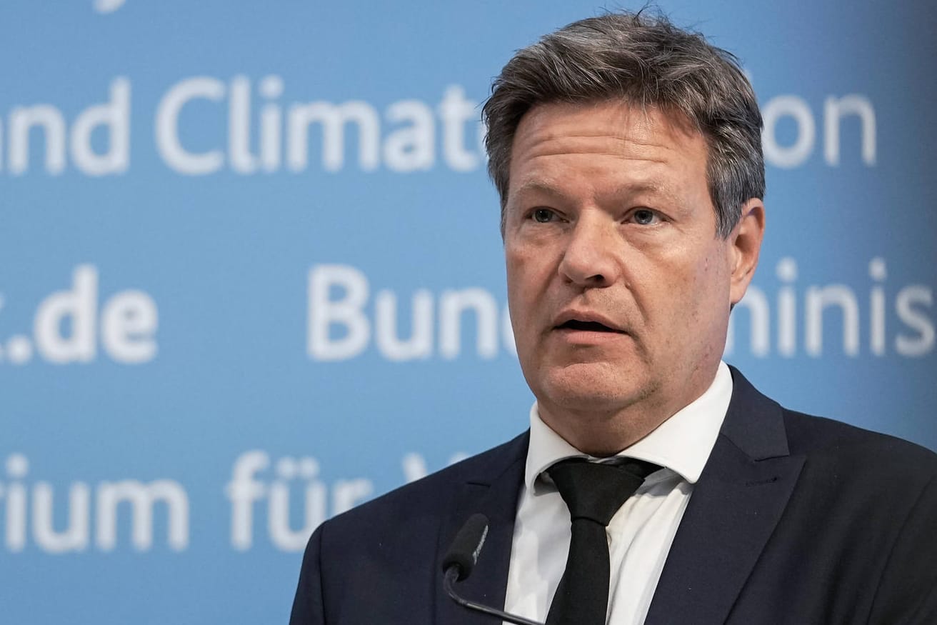 Robert Habeck: Der Wirtschaftsminister ist besorgt über die Gasversorgung im Winter.