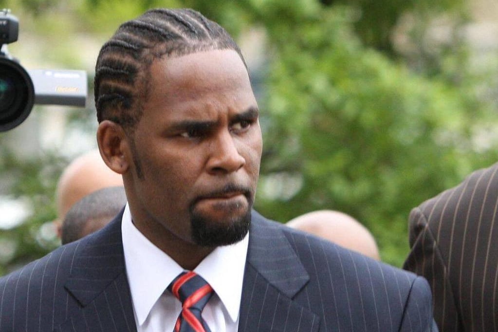 R. Kelly: Der Sänger wurde zu einer Gefängnisstrafe von 30 Jahren verurteilt.