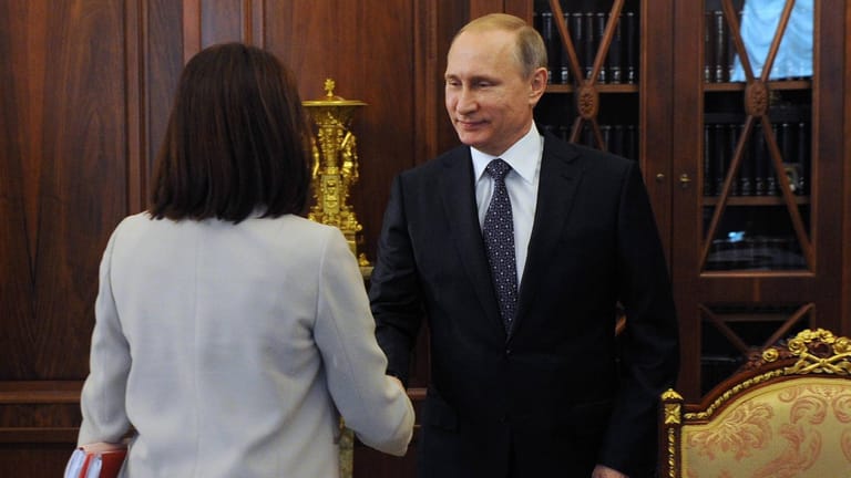 Enger Draht: Putin soll großes Vertrauen in die Notenbankchefin Elwira Nabiullina haben.