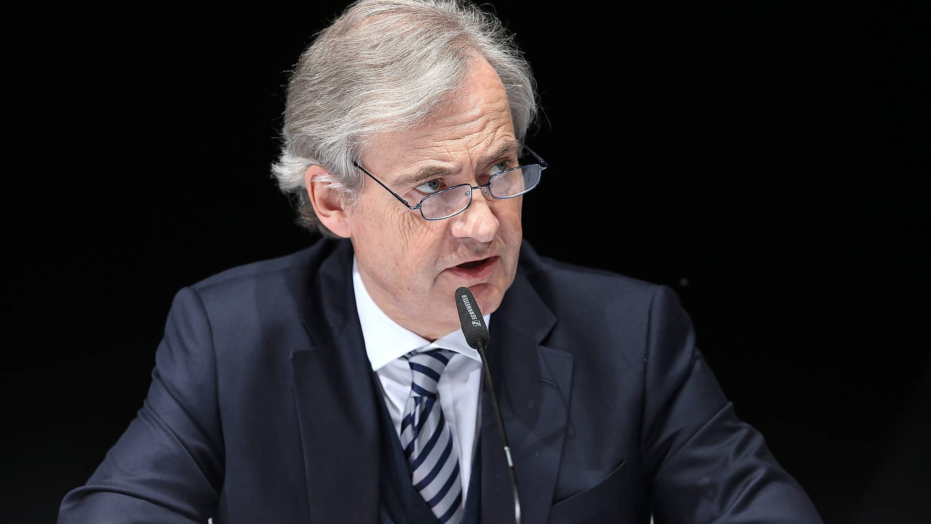 Der Altonaer Bezirksvorsitzende Carl Jarchow (Archivbild): Ein Parteiaustritt kommt für ihn nicht infrage. Der Altonaer Bezirksvorsitzende Carl Jarchow (Archivbild): Ein Parteiaustritt kommt für ihn nicht infrage.