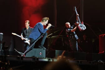 Andreas von Holst (Kuddel), Andreas Frege (Campino) und Andreas Meurer (Andi) (v.l.n.r.) von den Toten Hosen (Archivbild): Für ihre Tournee "Alles aus Liebe - 40 Jahre die Toten Hosen" sind bereits jetzt 610.000 Tickets verkauft.