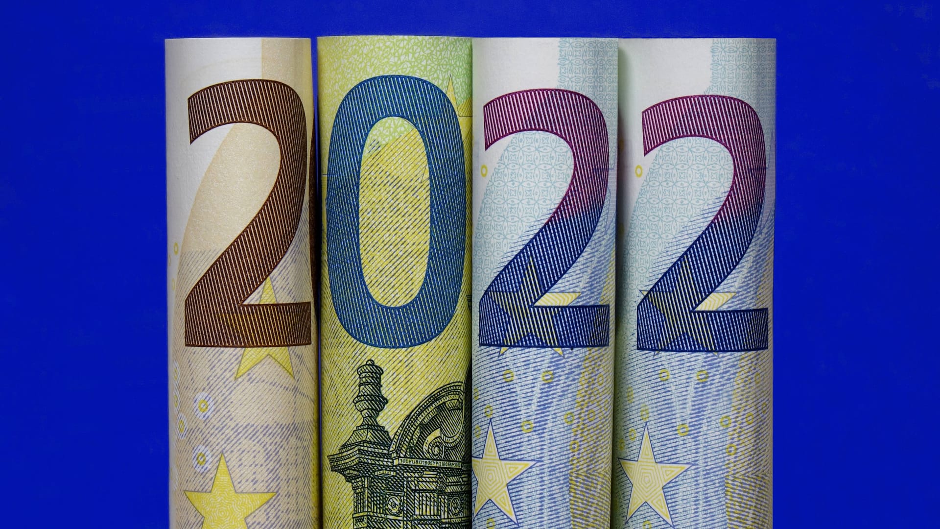 Geldscheine mit der Jahreszahl 2022 (Symbolfoto): Im Juli erhalten Bremer, die Transferleistungen beziehen, eine Zusatzleistung. Geldscheine mit der Jahreszahl 2022 (Symbolfoto): Im Juli erhalten Bremer, die Transferleistungen beziehen, eine Zusatzleistung.