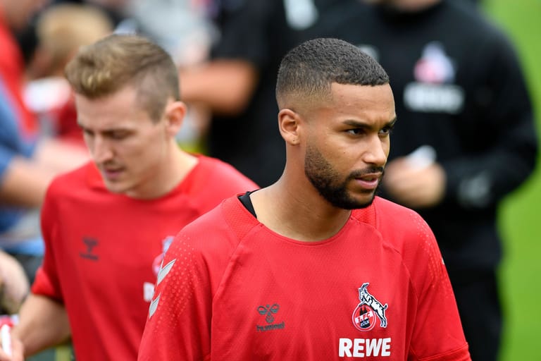 Linton Maina beim Trainingsauftakt am Geissbockheim: Der 23-Jährige zeigt sich zum Start beim 1. FC Köln selbstkritisch.