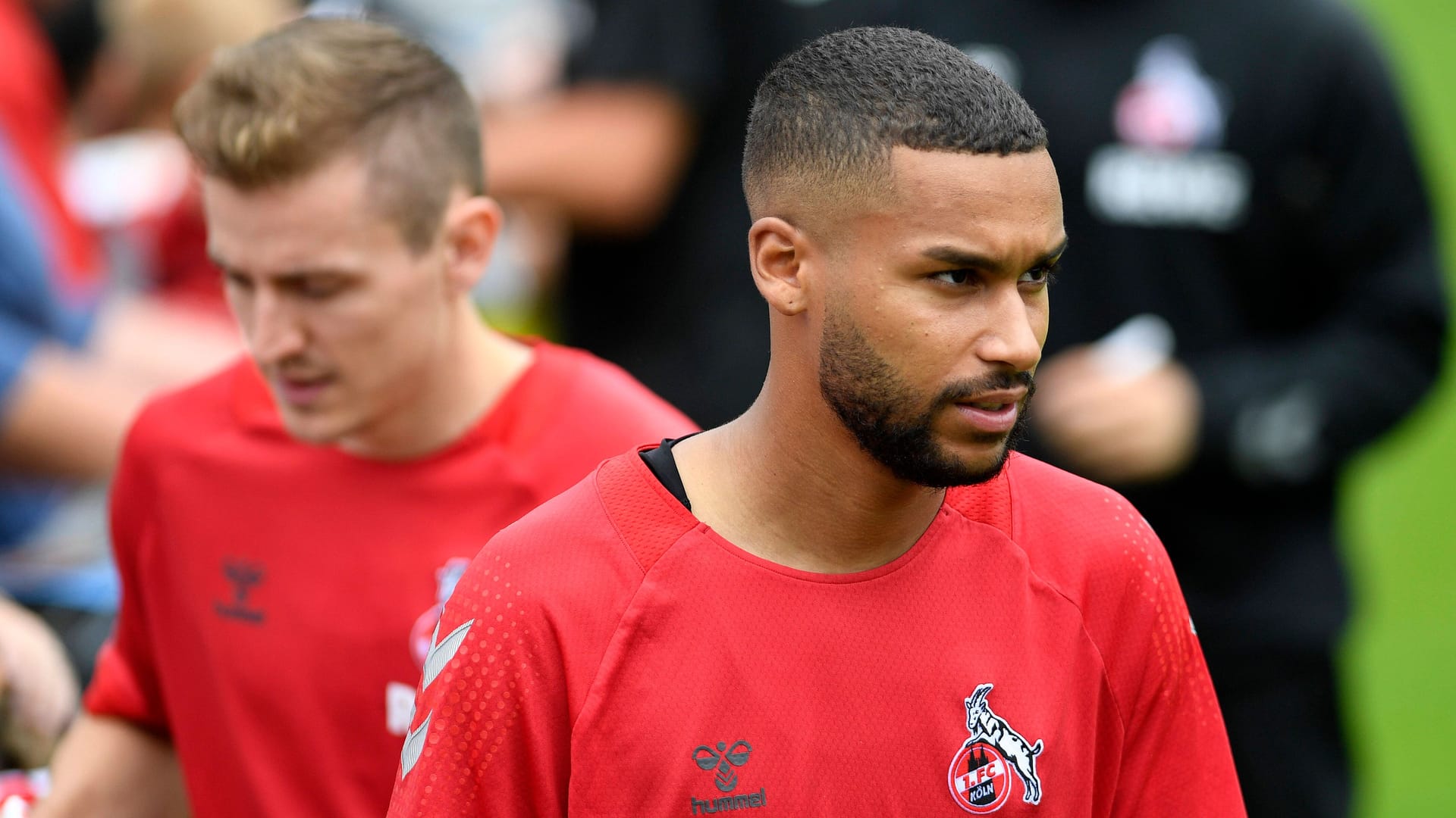 Linton Maina beim Trainingsauftakt am Geissbockheim: Der 23-Jährige zeigt sich zum Start beim 1. FC Köln selbstkritisch. Linton Maina beim Trainingsauftakt am Geissbockheim: Der 23-Jährige zeigt sich zum Start beim 1. FC Köln selbstkritisch.