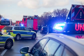 Rettungseinsatz in Schleswig-Holstein (Symbolfoto): Bei einem Unfall am Donnerstag wurden in Großensee drei Menschen verletzt.