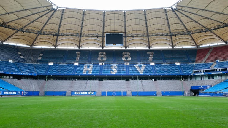 Das Volksparkstadion in Hamburg (Archivbild): Dem Verein fehlen mehreren Millionen Euro für den Umbau.