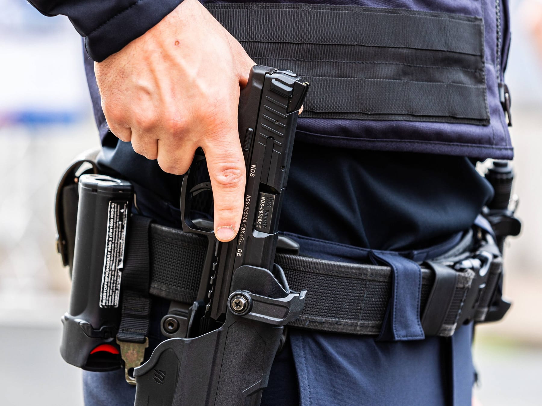 Wildwest in Essen: Polizei fasst Mann mit Pistole am Gürtel 