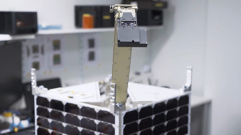 Der Selfie-Stick, den die Ingenieure modifiziert und an die Bedingungen im Weltraum angepasst haben.