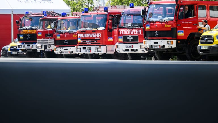 Feuerwehrfahrzeuge in die Ukraine gespendet