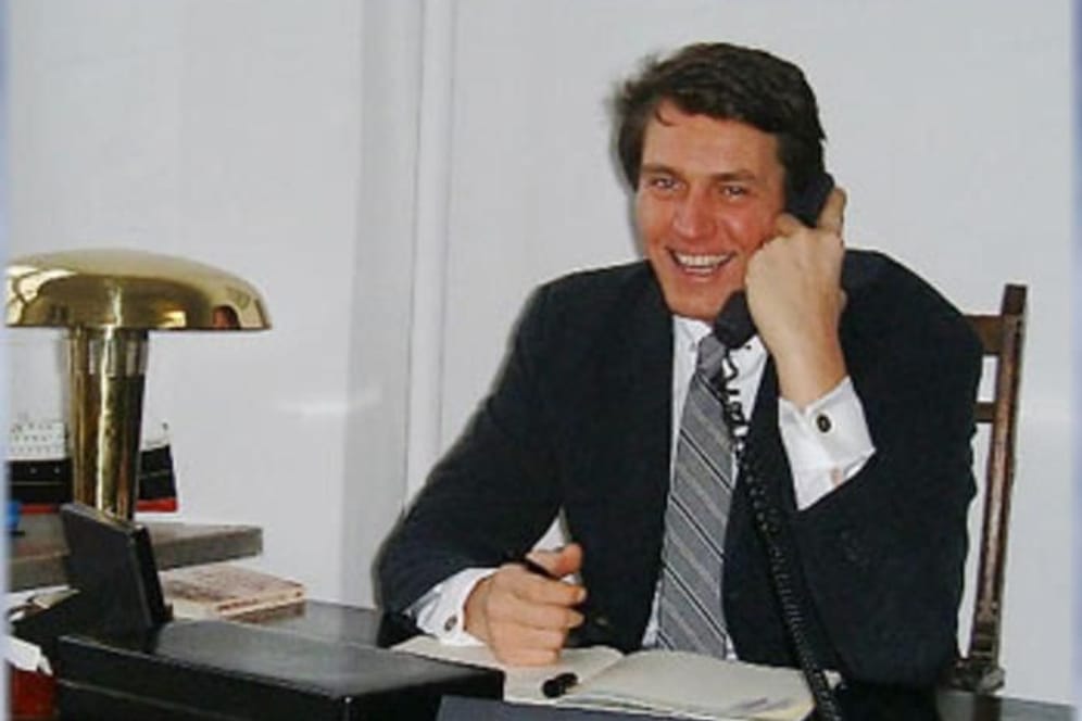 Der Unternehmer Richard Mücke am Telefon (Archivbild).