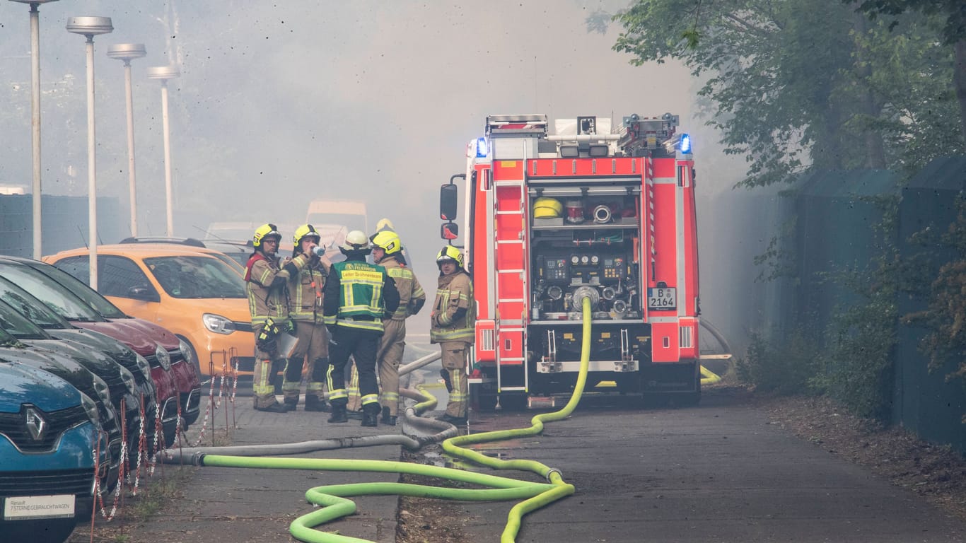 Feuerwehr Berlin im Einsatz (Symbolfoto): In einem Gefängnis der Stadt hat es am Donnerstag gebrannt.