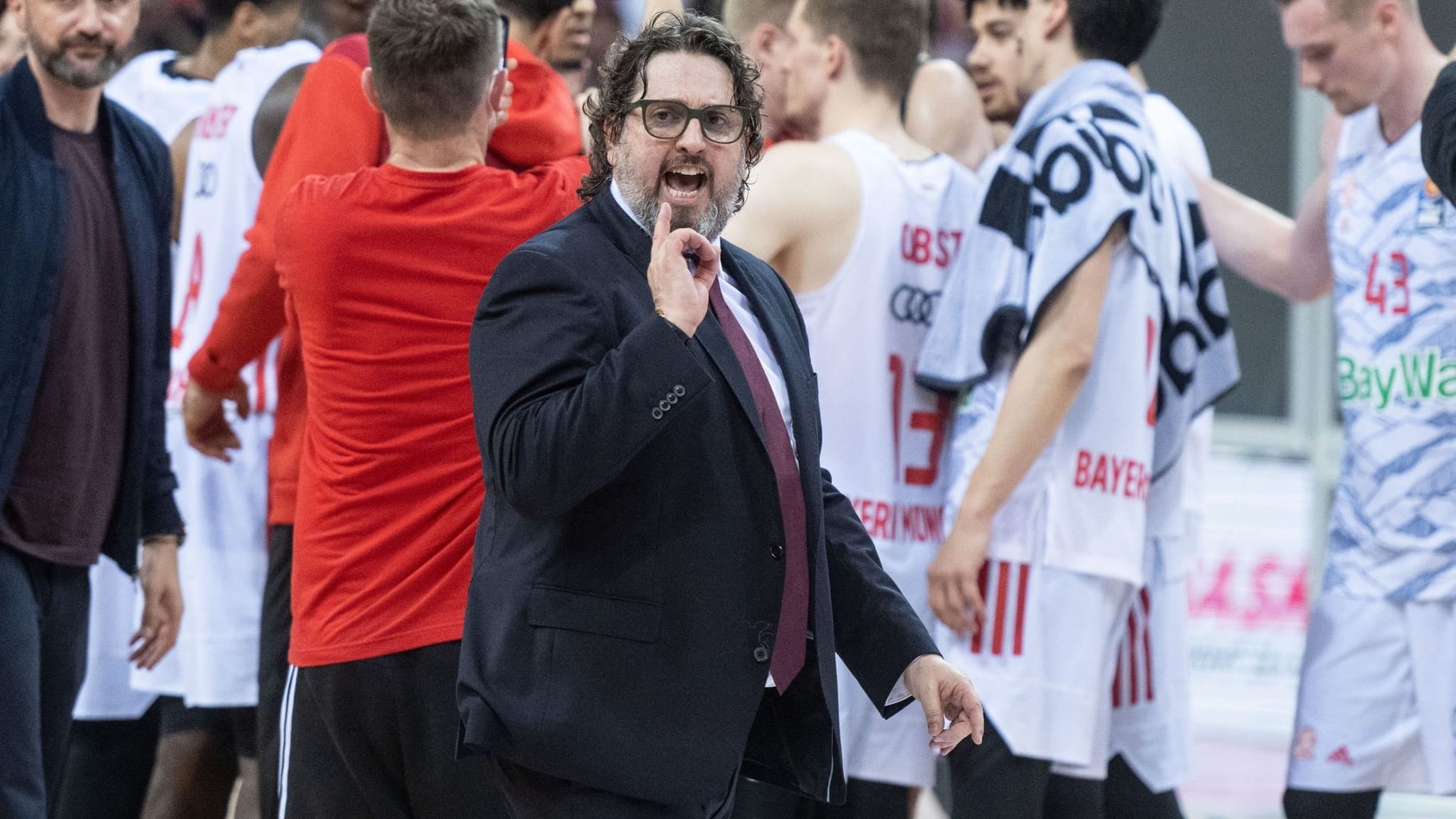 Telekom Baskets Bonn - FC Bayern München