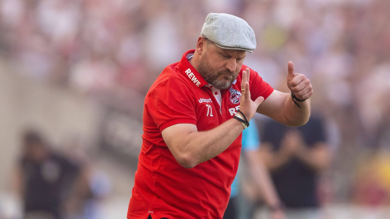 Steffen Baumgart bei einem Spiel des 1. FC Köln: Es ist nicht das erste Mal, dass der Trainer einen viralen Hit landet.