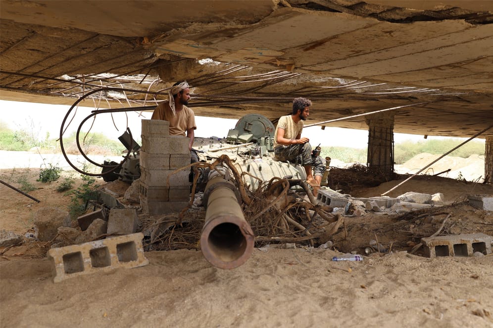 Kämpfer im Jemen (Archivbild): Die deutschen Ex-Soldaten wollten in das Kriegsgeschehen eingreifen.