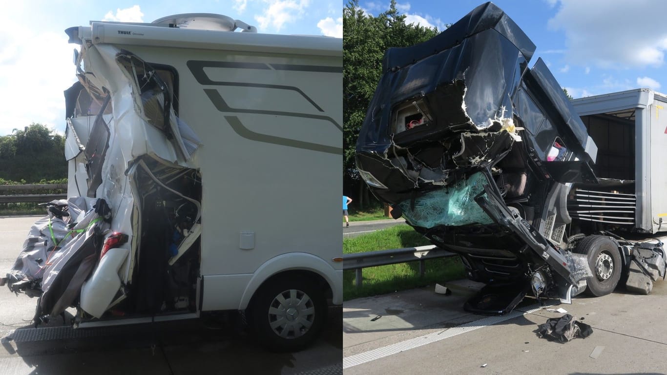Die Unfallfahrzeuge: Der Laster krachte auf das stehende Wohnmobil.