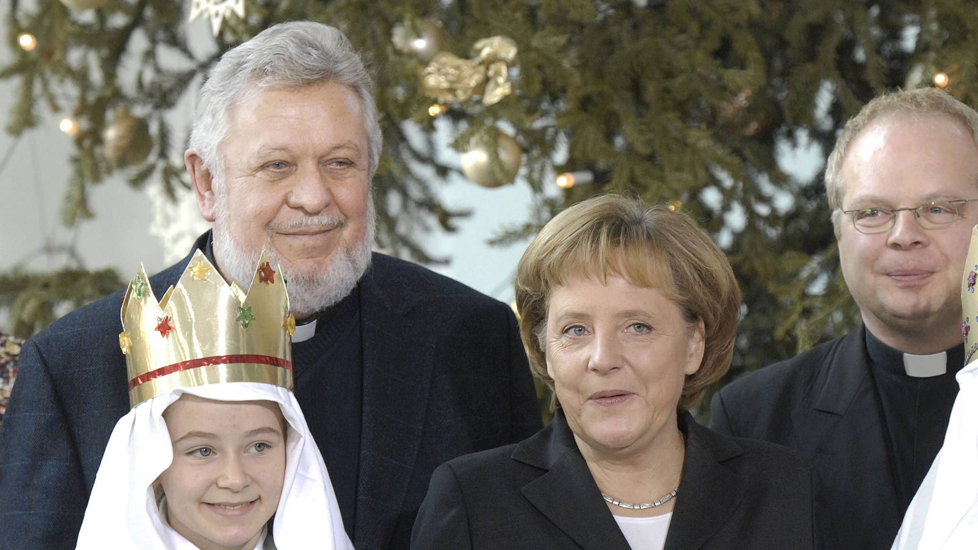 Winfried Pilz (links) mit der damaligen Bundeskanzlerin Merkel bei einem Empfang der Sternsinger (Archivbild): Zehn Jahre lang war er Präsident des Kindermissionswerks.