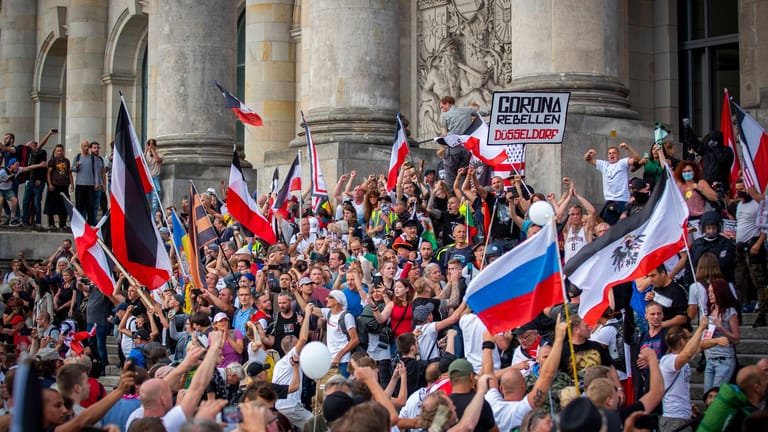 Berlin: "Sturm Auf Den Reichstag" – 85 Verfahren Eingeleitet