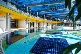 Das Mineralbad Leuze in Stuttgart: einzigartig ist seine Kombination aus Mineralbad und Spaßbad.