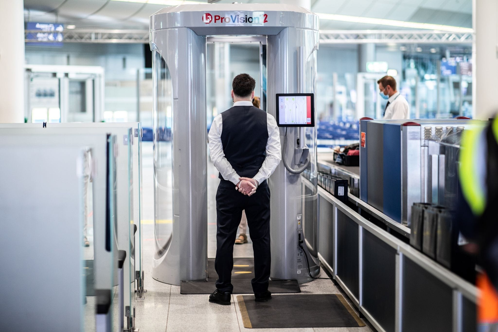 Sicherheitskontrolle Flughafen Was Muss Aufs Band www.t-online.de