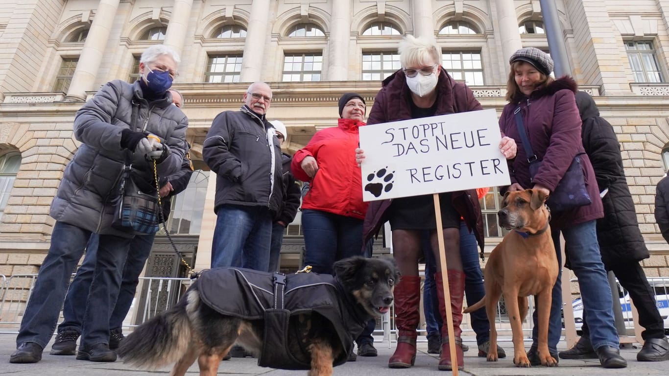 Demonstration gegen das Hunderegister