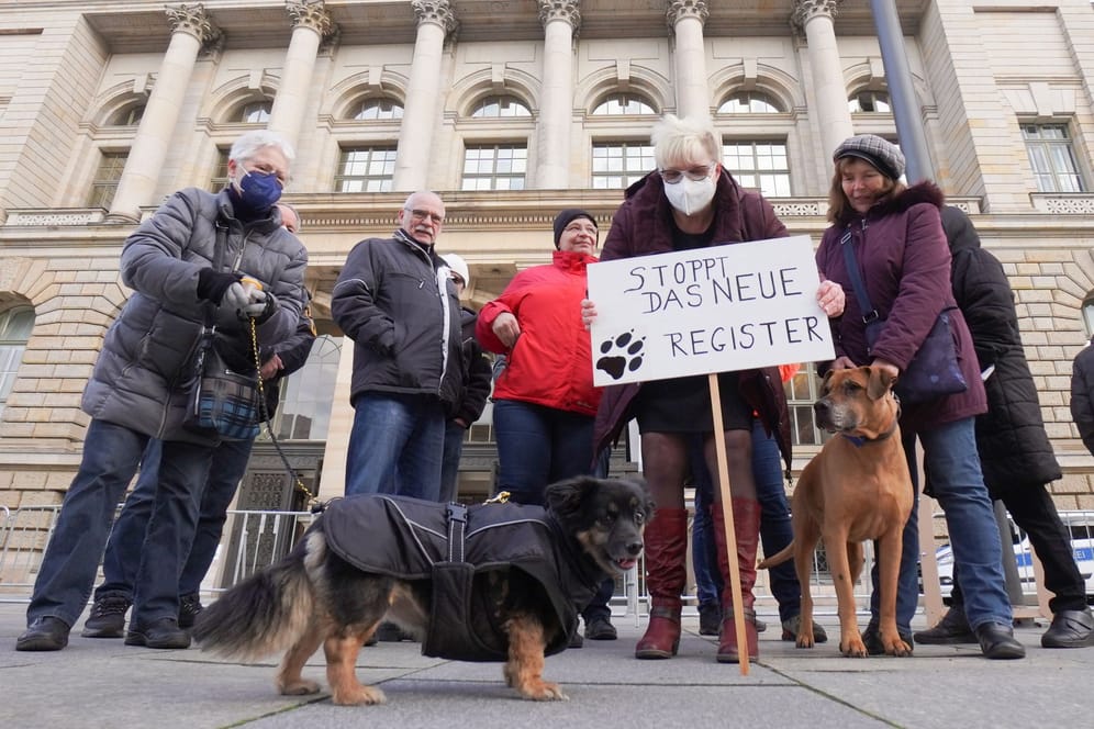 Demonstration gegen das Hunderegister