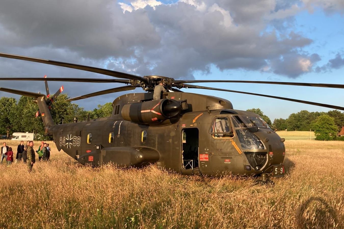 Landung in Brandenburg: Der Hubschrauber konnte erst nach Mitternacht wieder abheben.