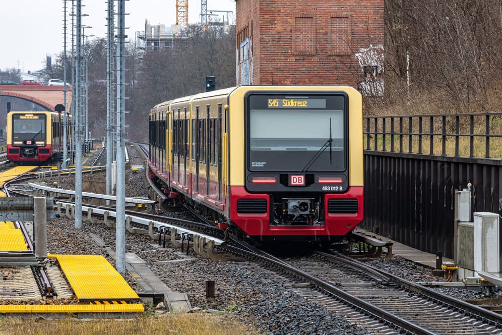 S-Bahn der neuen Baureihe 483/484: Auf den Linien S45 und S47 verkehren die neuen Züge bereits.