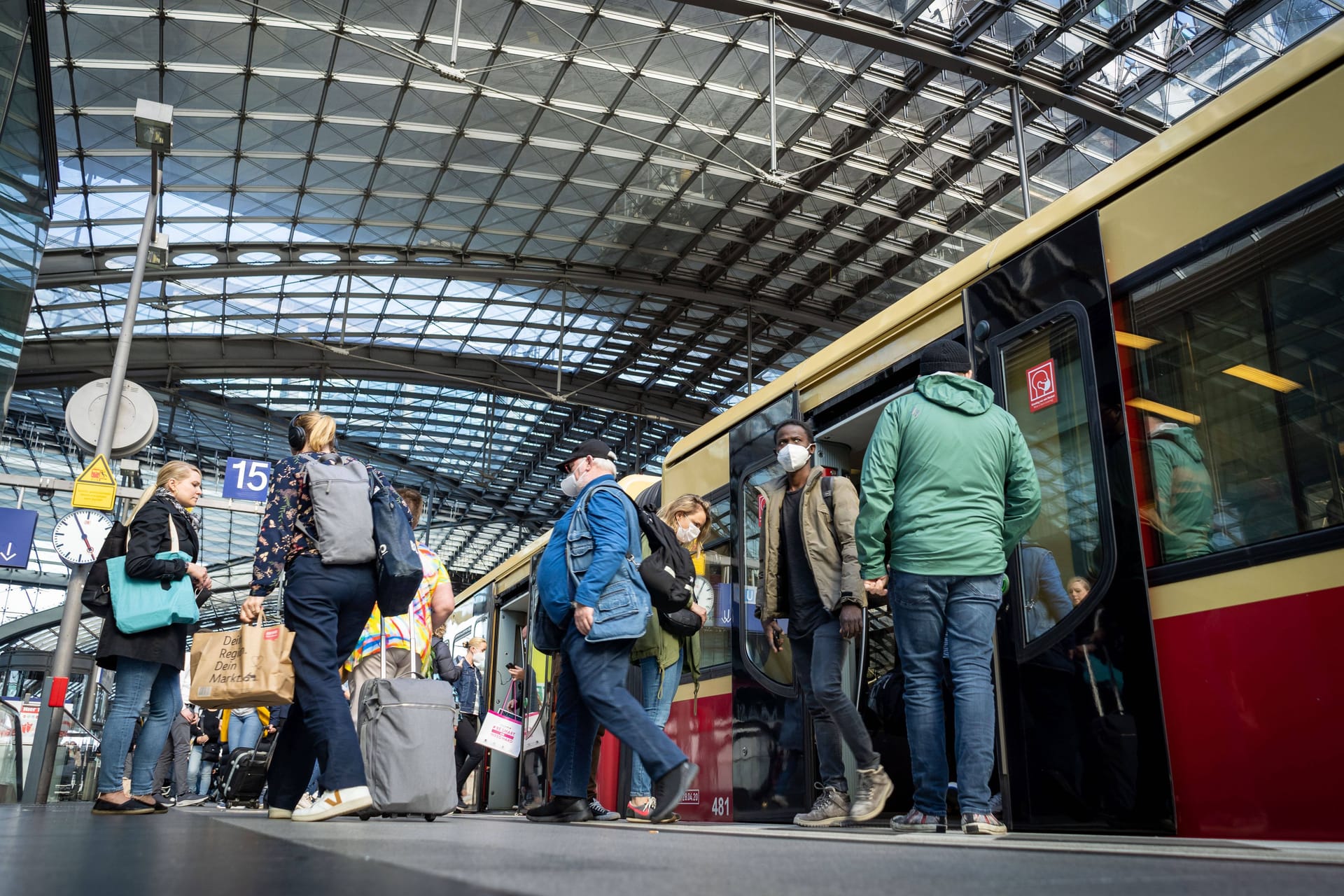 Bahnverkehr am Limit (Symbolfoto): Wieviel Neukunden verträgt die Berliner S-Bahn?