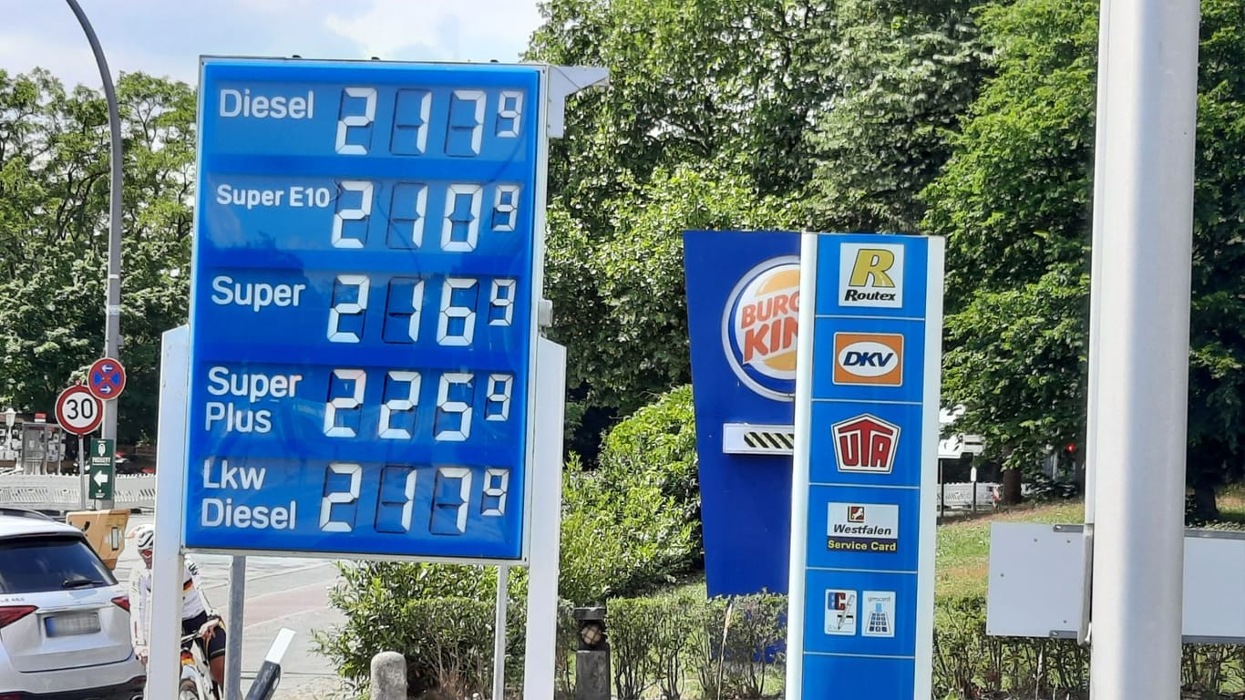 Eine Tankstelle im Grunewald: Hier waren die Preise am Mittwoch mit am höchsten.