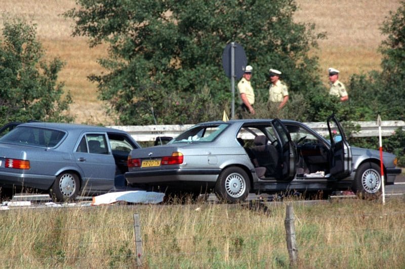 Polizeieinsatz an der A3 bei Bad Honnef: Der Fluchtwagen der Geiselnehmer von Gladbeck konnte dort gestoppt werden.