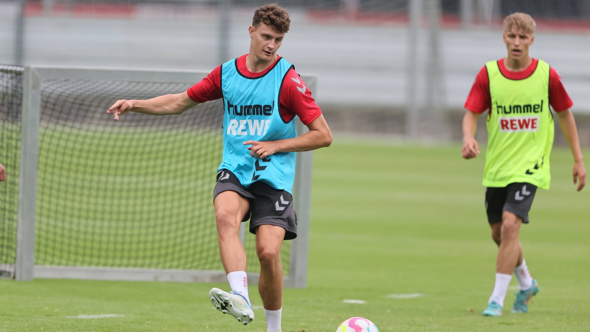 Neuzugang Eric Martel (Mitte) beim Trainingsauftakt des 1. FC Köln. Neuzugang Eric Martel (Mitte) beim Trainingsauftakt des 1. FC Köln.