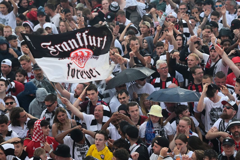 Eintracht Frankfurt feiert Europa-League-Sieg