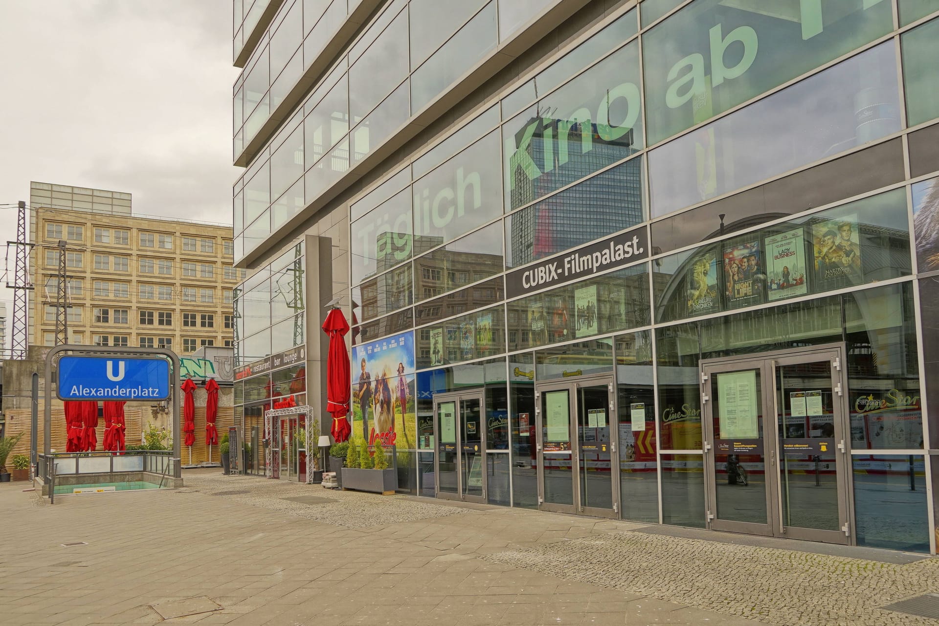 Das CineStar-Kino Cubix am Alexanderplatz (Archivbild): Steht das Lichtspielhaus vor dem Aus?