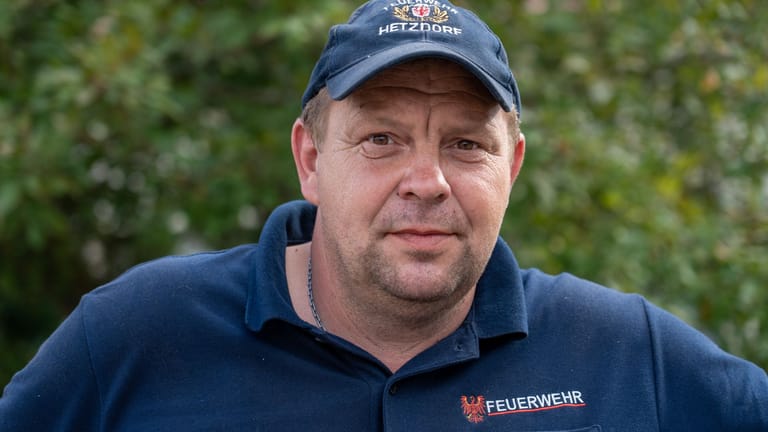 Dirk Schmidt von der Freiwilligen Feuerwehr Hetzdorf: Für die Retter bedeutet der Einsatz ein hohes Risiko.