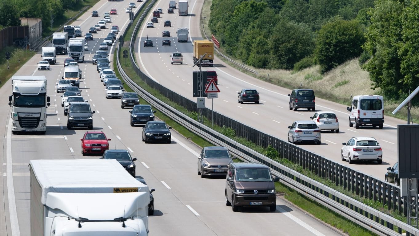 Verkehr Autobahn Pfingsten