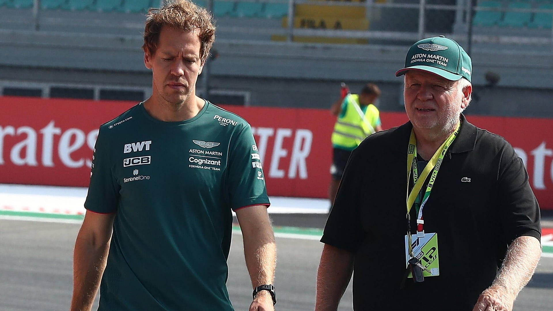 Sebastian Vettel (li.) und Vater Norbert, hier im September 2021: Letztes gemeinsames Rennen im September?