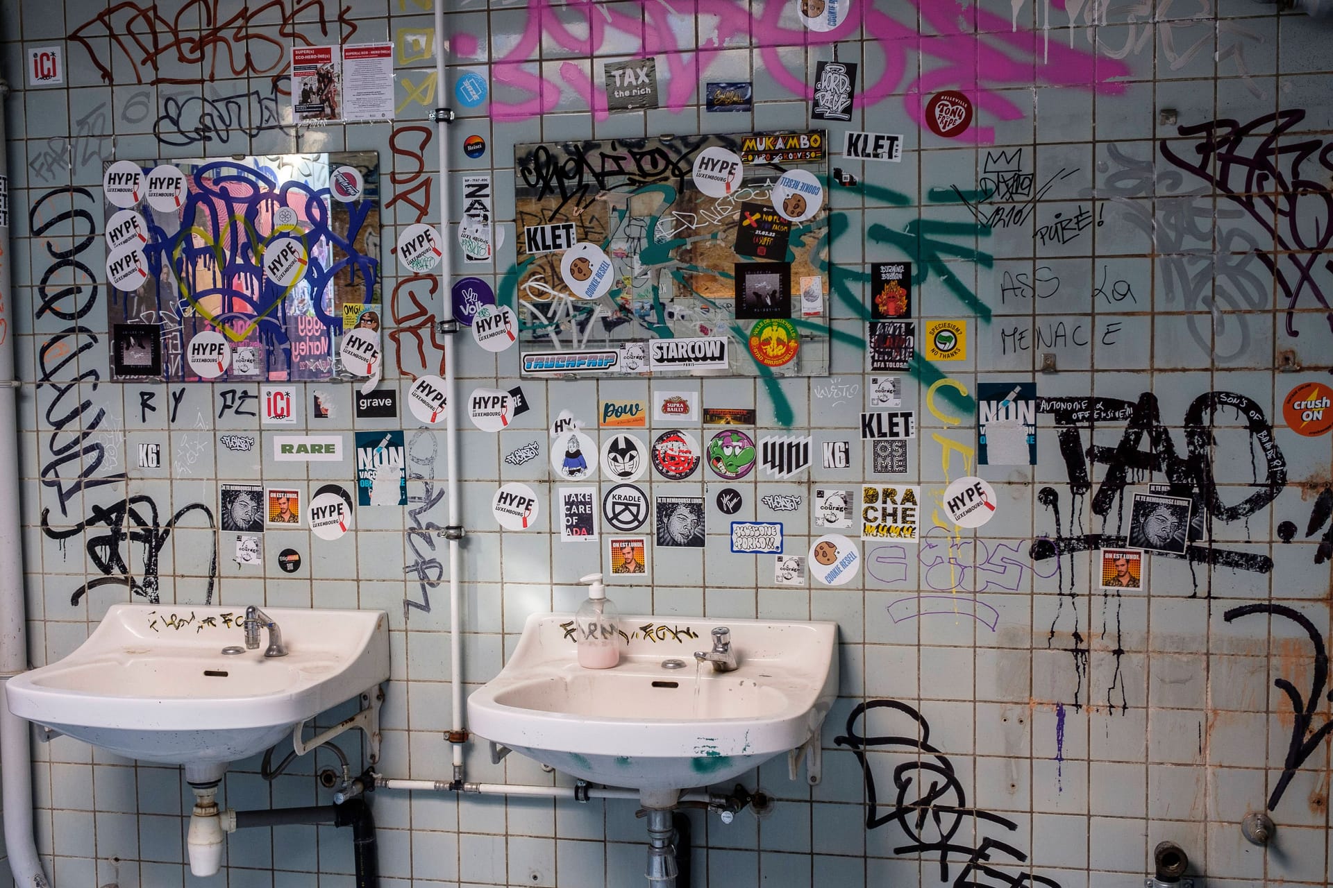 Eine Bartoilette (Symbolbild): In einer Bar in Mallorca wurden Frauen gefilmt.