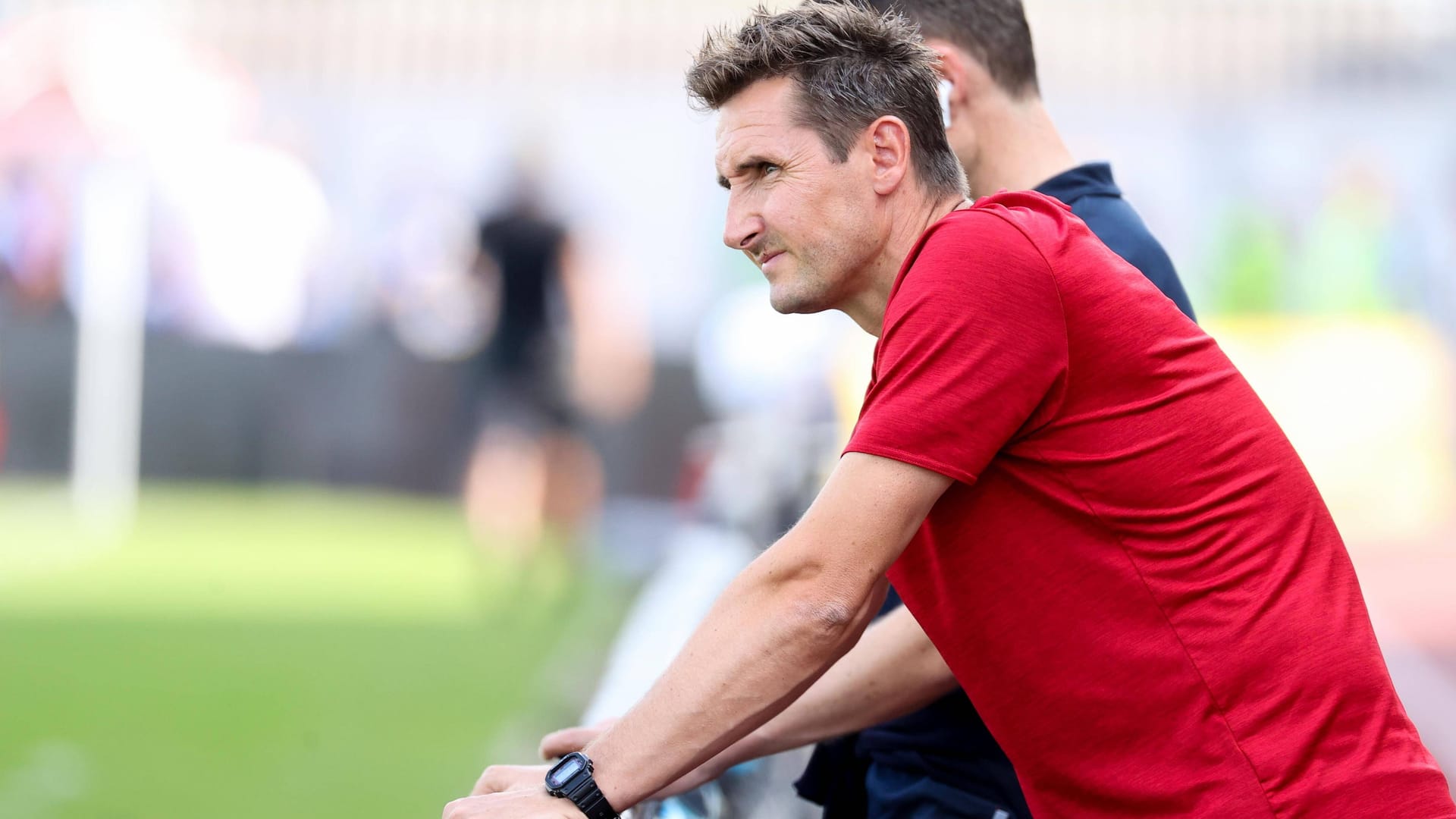 Miroslav Klose am Rande der Partie gegen Hartberg: Kein Glück beim Debüt.