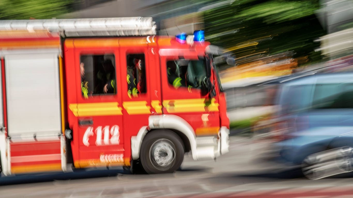 Feuerwehreinsatz in München (Symbolfoto): Am Mittwoch endete eine verlorene Wette hier mit Flammen.