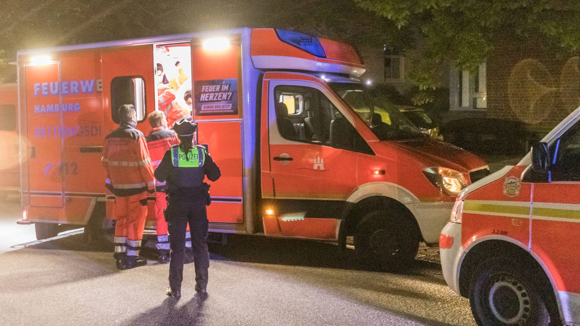 Rettungswagen in Hamburg (Symbolbild): Von dem Verantwortlichen fehlt jede Spur. Rettungswagen in Hamburg (Symbolbild): Von dem Verantwortlichen fehlt jede Spur.
