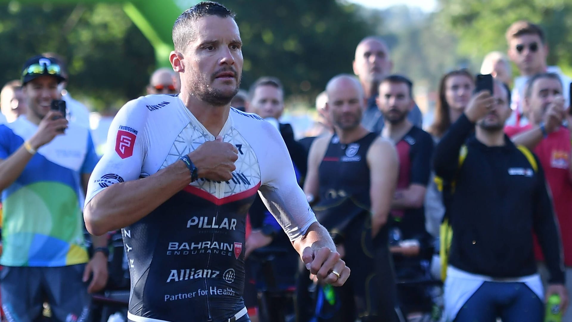 Top-Triathlet Jan Frodeno hat beim Challenge Roth am Sonntag aufgegeben. Top-Triathlet Jan Frodeno hat beim Challenge Roth am Sonntag aufgegeben.